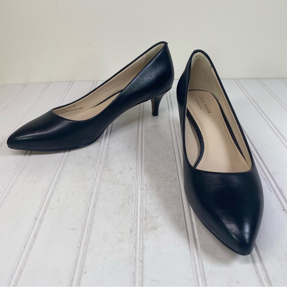 Cole Haan black leather low pumps